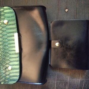 Elegant Black and Green Women's Bag